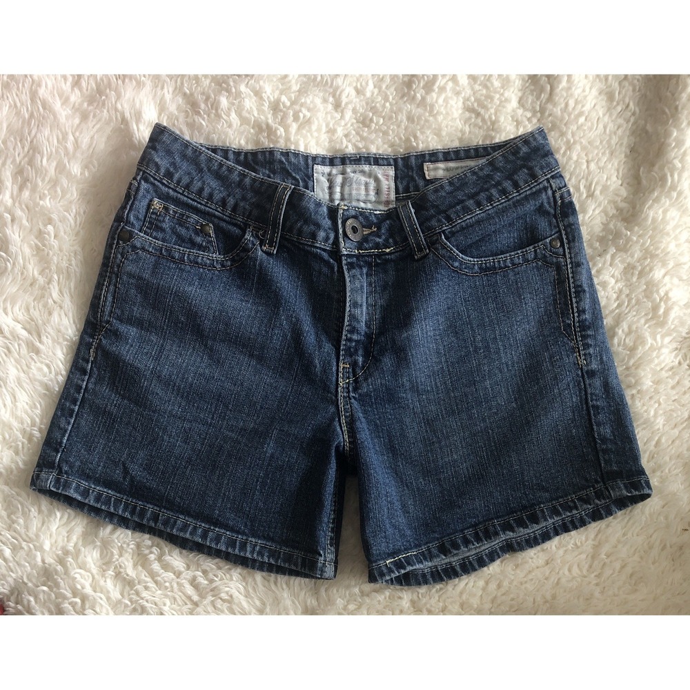 Vtg Levi Straus Shorts Low Rise Denim Shorts Size 6 Med Wash Blue 32x5